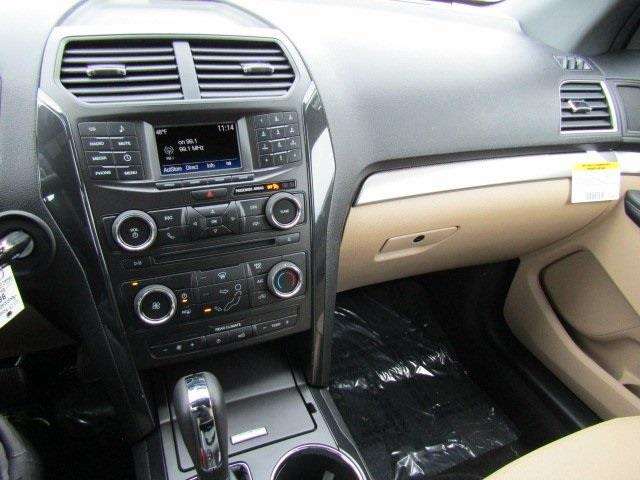 Ford Explorer 2017 photo 17